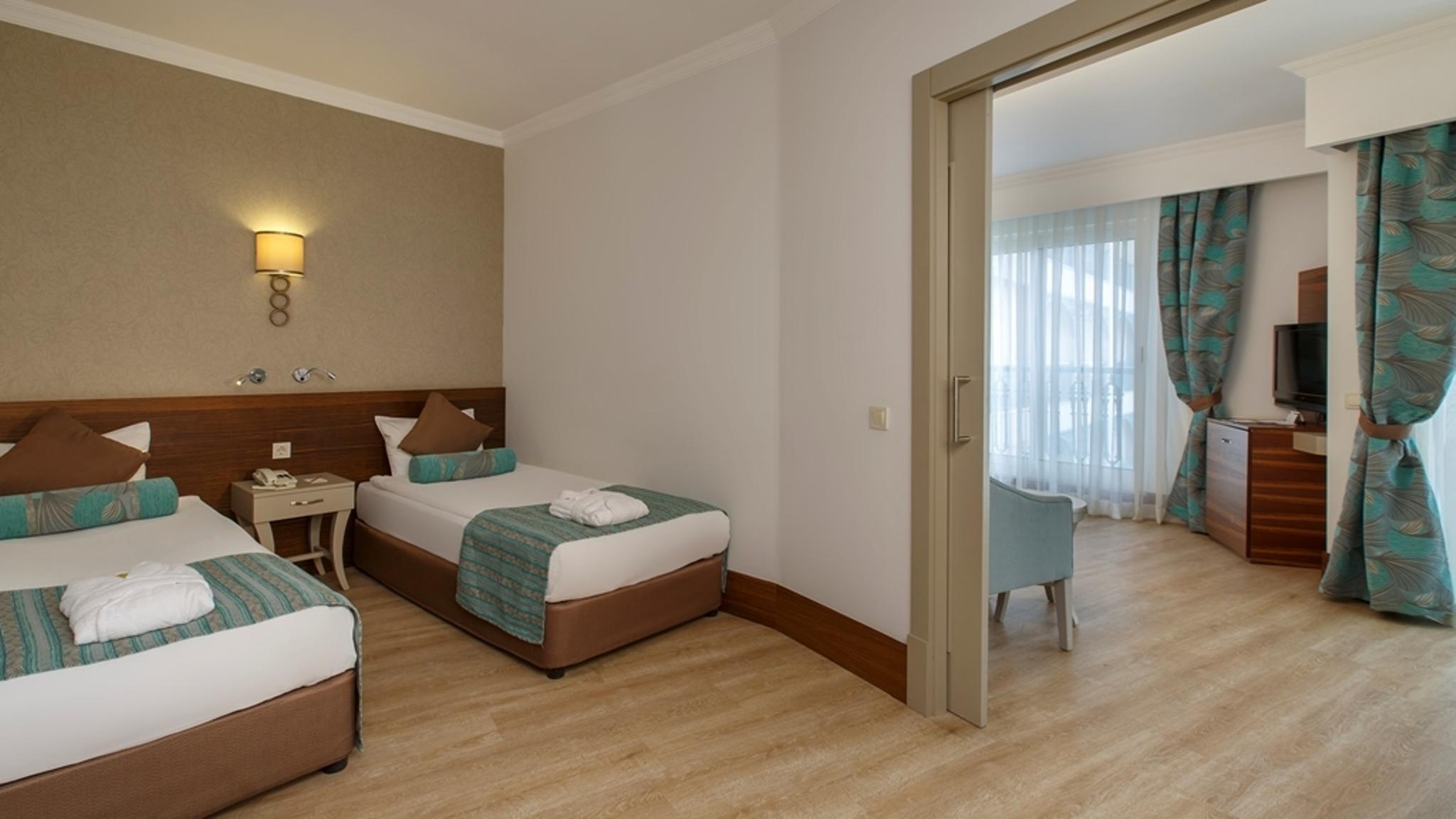 Side Crown Palace Ultra All Inclusive Bagian luar foto